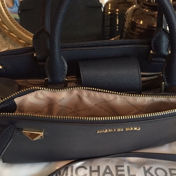 Michael Kors Karla East West Satchel Leather Navy - Picture 4 of 13